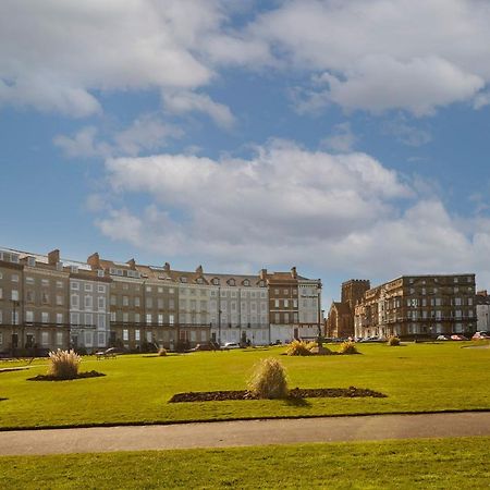 Host & Stay - Number Ten At Carlill Whitby Bagian luar foto